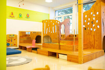 Gruppenraum mit Spielmöglichkeiten