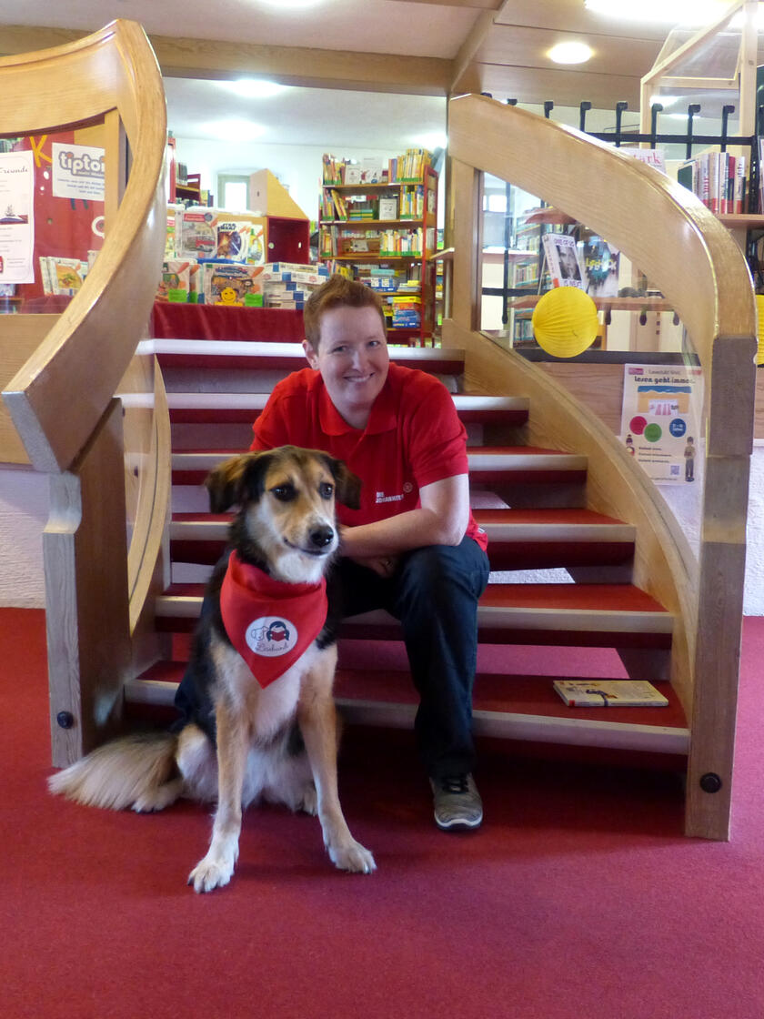 Lesehundteam Tanja und Luna