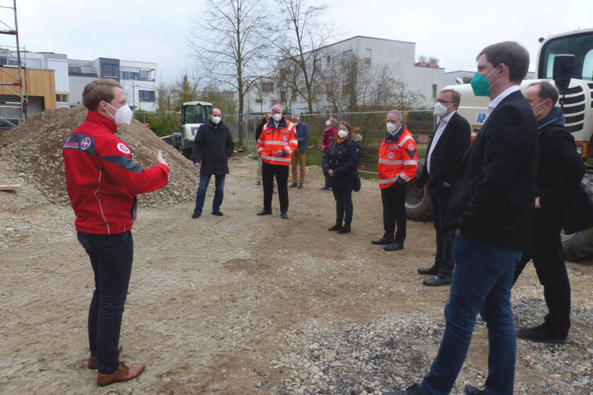 Baustellenbegehung des Neubaus der Kindertageseinrichtung Biberbande auf der Bamberger-Erba-Insel mit Bambergs Oberbürgermeister Andreas Starke