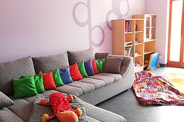 Wohnzimmer Johanniter-Kinderhort "Farbenklecks"