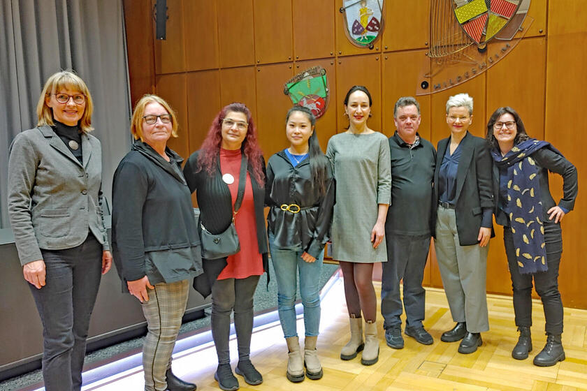 6 Frauen und ein Mann im Hildesheimer Rathaus