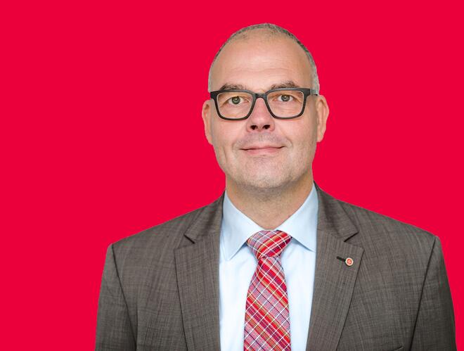 Porträtfoto Marco Schulte-Lünzum