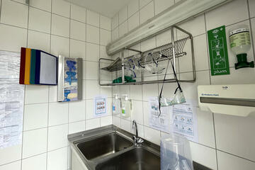 Rettungswache Seligenstadt Desinfektionsraum Rettungsdienst Kreis Offenbach Johanniter 