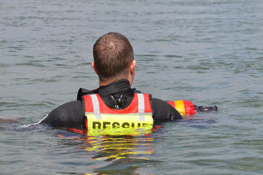 Bild von Rettungsschwimmer im Wasser