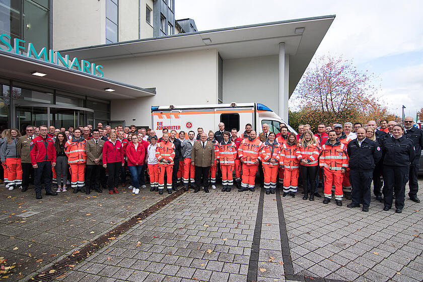 Gruppenbild der Teilnehmenden des Dialogs der Führungskräfte