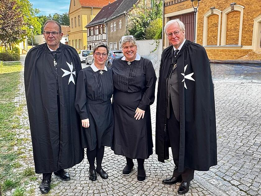 Mitglieder des Johanniterordens und der Johanniter-Schwesternschaft, v.l. Dr. Fleischer, JSch Dana Werner, JSch Sybille Klinger, Dr. Sylvester v. Bismarck 