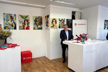 Johanniter-Chef Christian Pagel richtet ein Grußwort an die Gäste und Austellenden.