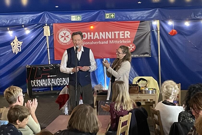 Dr. Eckhard von Hirschhausen tritt im JUH-Zirkuszelt auf