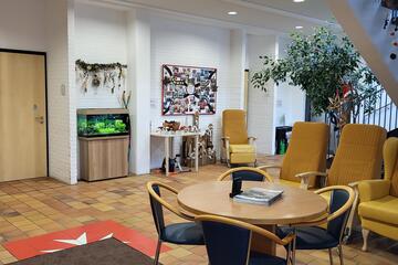 Das Bild zeigt den Eingangsbereich der Tagespflege. 