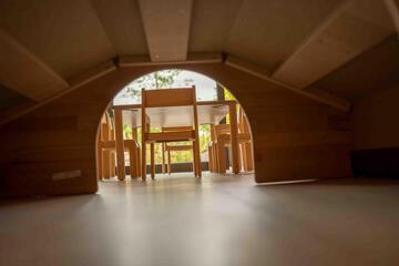 Neue Stühle für die Johanniter-Kita Abenteuerland im Kärntner Viertel in Wiesbaden