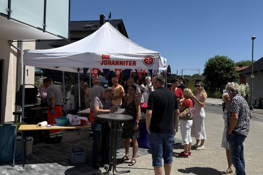 Impression Pavillon im Hof mit Grillstand 