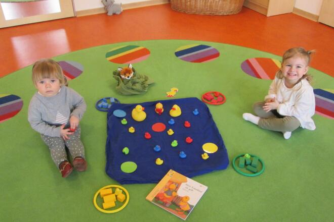 Kinder beim spielen 