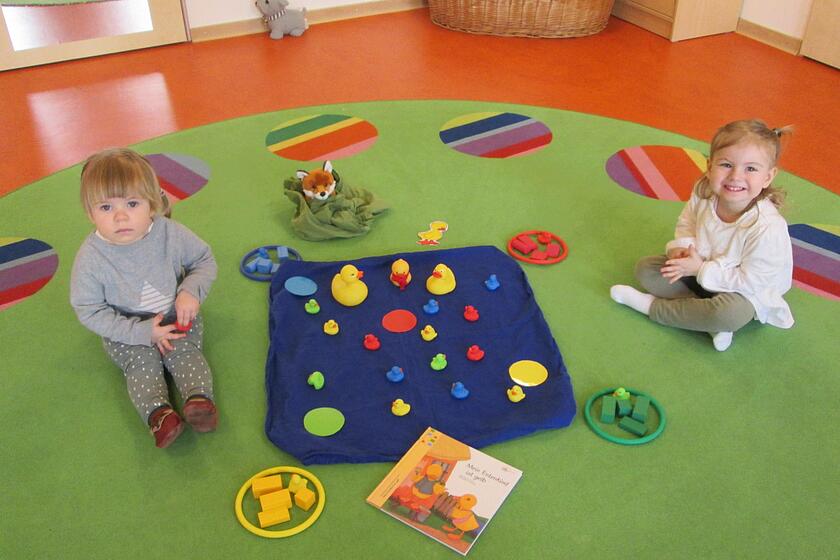 Kinder beim spielen 