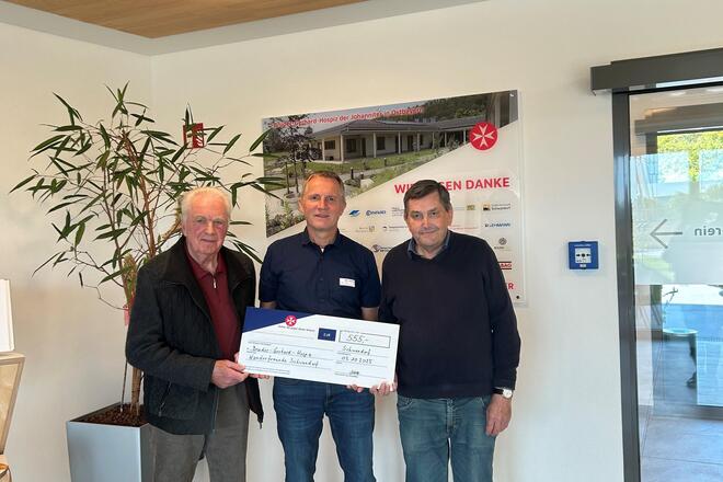 Präsentation des Spendenchecks