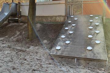 Kletterwand Johanniter-Kinderkrippe "medbo-Spatzennest"