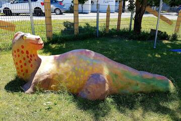 Skulptur Drache im Garten Johanniter-Kinderkrippe "KALLe Kallmünz"
