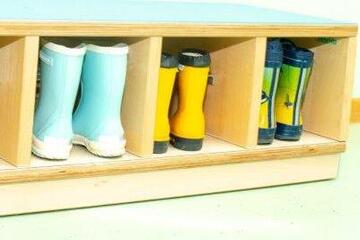 Schuhaufbewahrung der Gummi-Stiefel der Kinder 