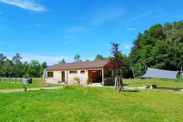 Außenansicht Johanniter-Waldkindergarten "Kohlberger Kohlmeisen"