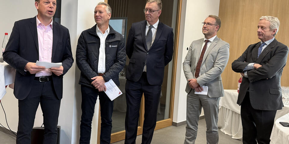 Einweihung der neuen Landesgeschäftsstelle mit Vorständen und Ehrengästen aus der Johanniter-Unfall-Hilfe, dem Johanniter-Orden, Kirche und Gemeinde.