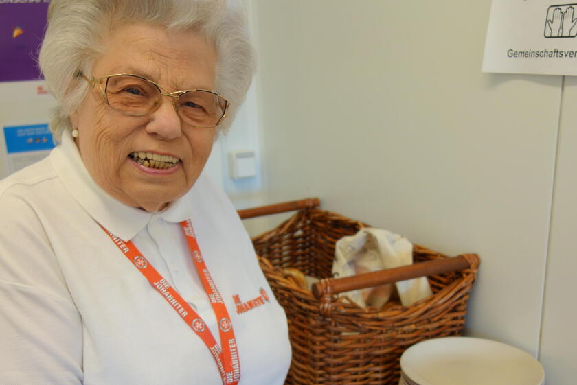 Ursula Kollhoff ist bereits seit 1973 ehrenamtlich bei den Johannitern aktiv.