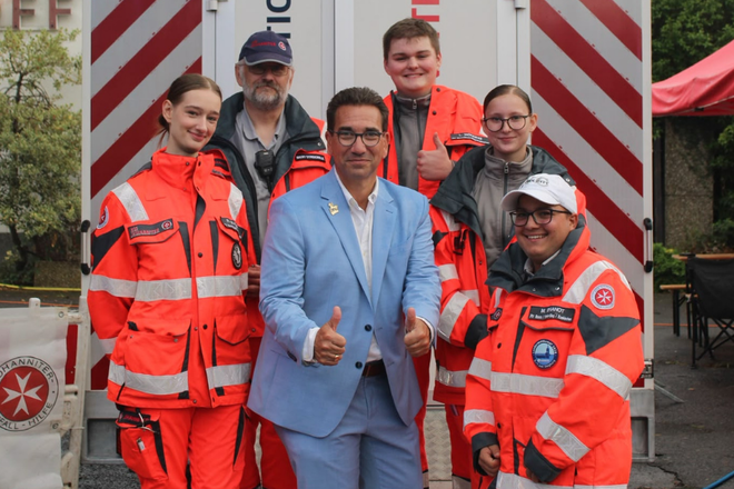 Besuch von Oberbürgermeister Guido Déus: Er nutzte die Gelegenheit, sich persönlich für den Einsatz zu bedanken und seine Wertschätzung für das ehrenamtliche Engagement auszusprechen.