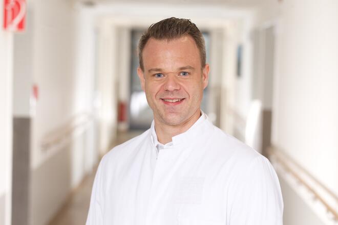 Dr. Karius, Oberarzt Orthopädie und Unfallchirurgie