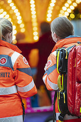 Sanitätsdienst der Johanniter auf dem Weihnachtsmarkt.