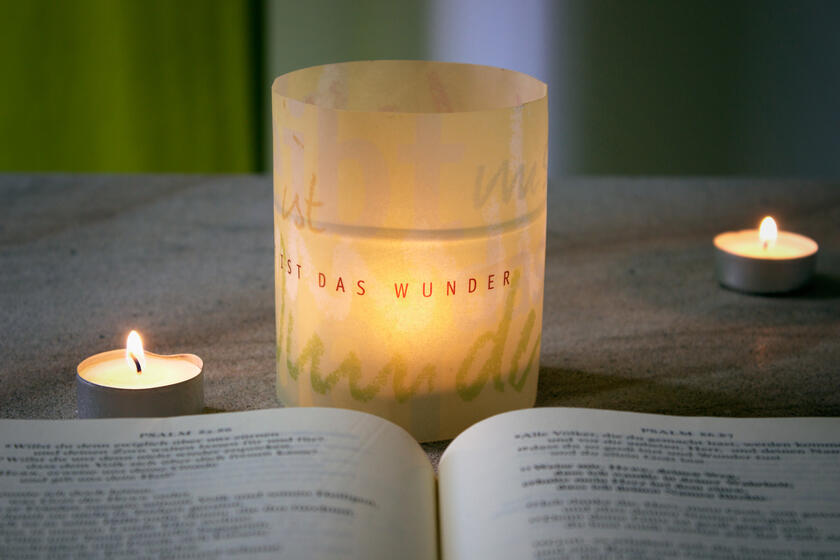 Abschiedsritual im Hospiz Lilge-Simon-Stift in Bremen-Nord