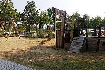 Piratenschiff und Schaukel Johanniter-Kindergarten "Lichtpiraten"