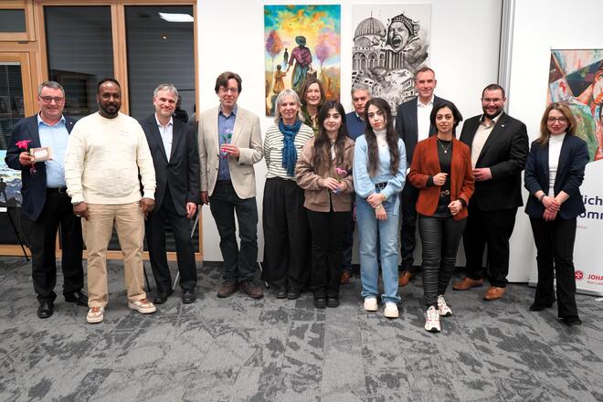 Auf dem Bild sind die Regionalvorstände aus Ostbayern zusehen und die vorgeladenen Gäste