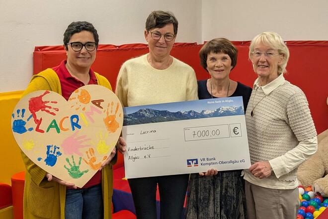 Spendenübergabe für Lacrima, der Trauerbegleitung für Kinder von der Kinderbrücke Allgäu e.V.