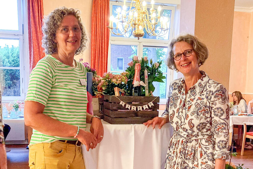 Wechsel im Ambulanten Hospizdienst: Verena von Baudissin (r.) übergibt an Mareke Oltmanns (l.)
