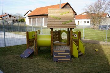 Kleines Klettergerüst im Garten