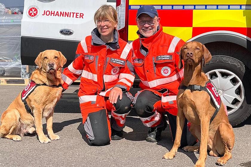Thomas Tournier und Birgit Wurzacher mit ihren Hunden