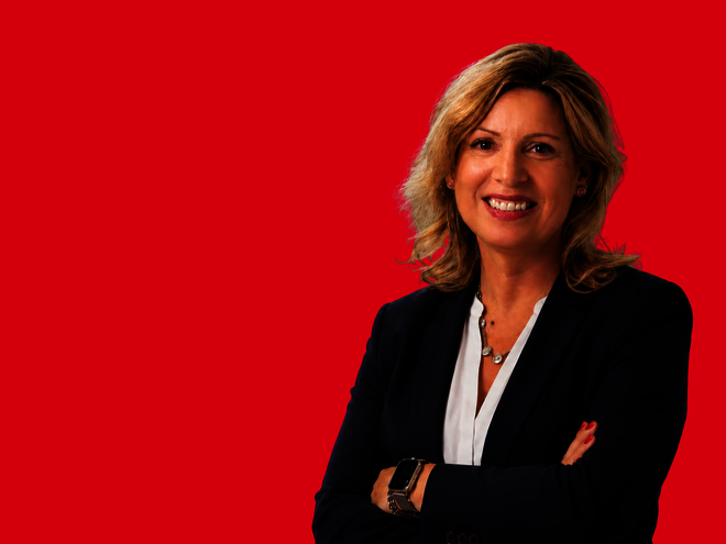Porträtfoto Miriam Julia Feuerstein, Leitung Presse- und Öffentlichkeitsarbeit, Marketing & Kommunikation