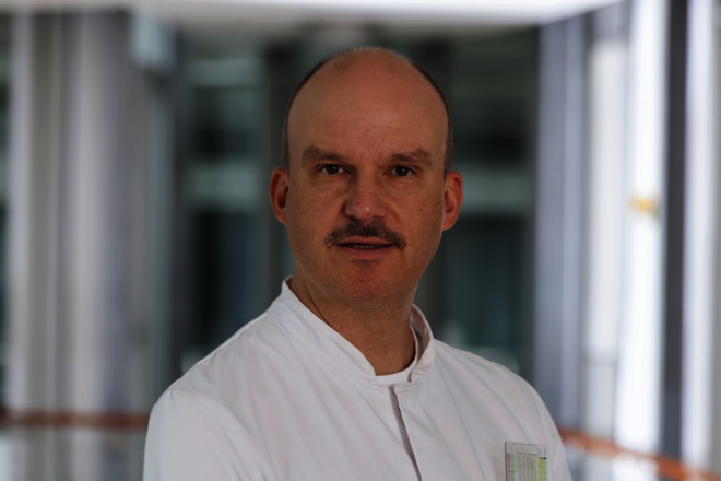 Dr. Kowierschke, Leitender Chefarzt / Facharzt für Innere Medizin / Geriatrie / Sozialmedizin / Physikalische Therapie und Balneologie