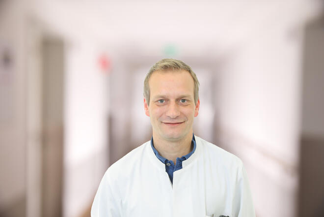 Dr. Zapp, Oberarzt Abt. Orthopädie und Unfallchirurgie im Waldkrankenhaus