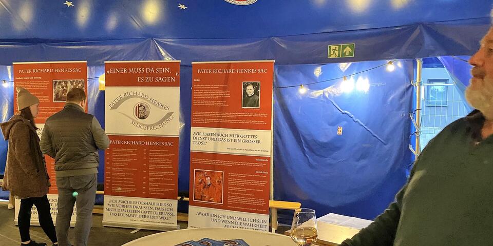 Theaterstück Abgerungen im JUHte-Laune-Zirkuszelt 2