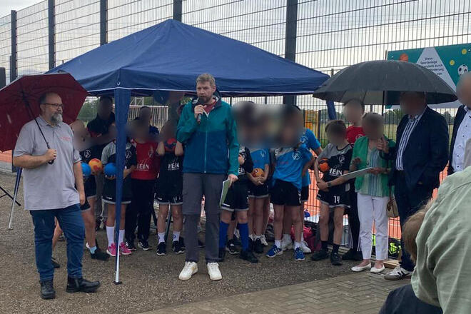 Bürgermeister Tobias Leuning besuchte das Team vor Ort und bedankte sich für die Unterstützung und das langfristige Engagement in der Gemeinde.