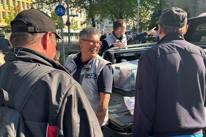 Im Rahmen der Aktion besuchten die Johanniter den Koblenzer Hauptbahnhof, den Zentralplatz und die Herz-Jesu-Kirche.
