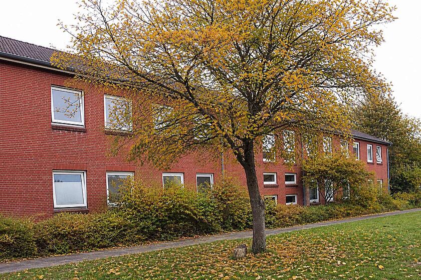 Wohngebäude LUK Seeth im Herbst