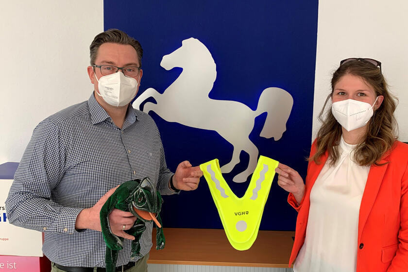 Kita Chamäleon freut sich über Warnwesten