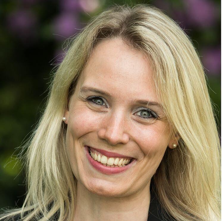 Frau Holzkämper, Mitarbeiterin in der Psychotherapie an der Klinik am Korso