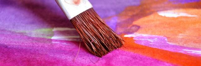 Pinsel auf Aquarellpapier