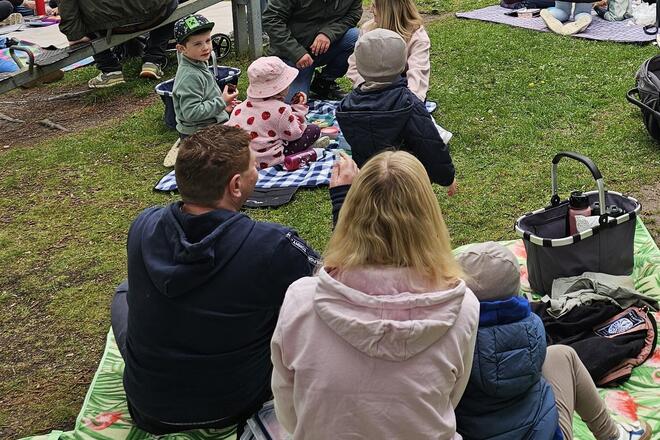 Eltern mit ihren Kindern