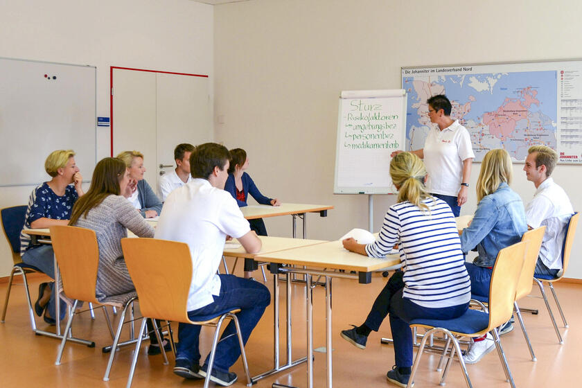 Das Angebot der Nachbarschaftshilfekurse richtet sich an Privatpersonen ohne fachliche Ausbildung, die Pflegeversicherte im Alltag unterstützen möchten.