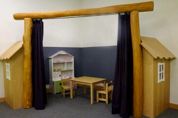 Spielecke oder auch Bühne zum Spielen und Aufführen von kleinen Theaterstücken. 
