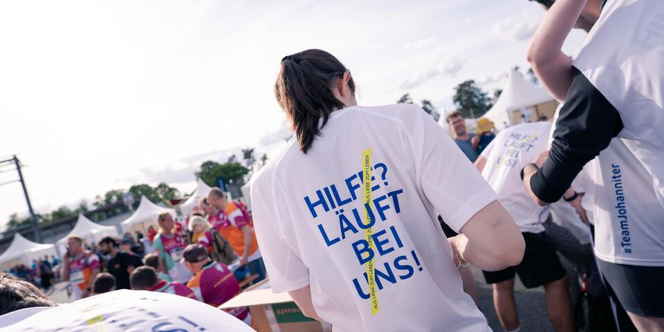 Shirt: Hilfe? Läuft bei uns!