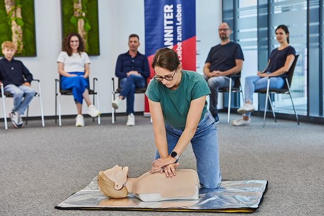 Der Erste-Hilfe FreshUp-Kurs dient zur Auffrischung der Erste-Hilfe-Kenntnisse
