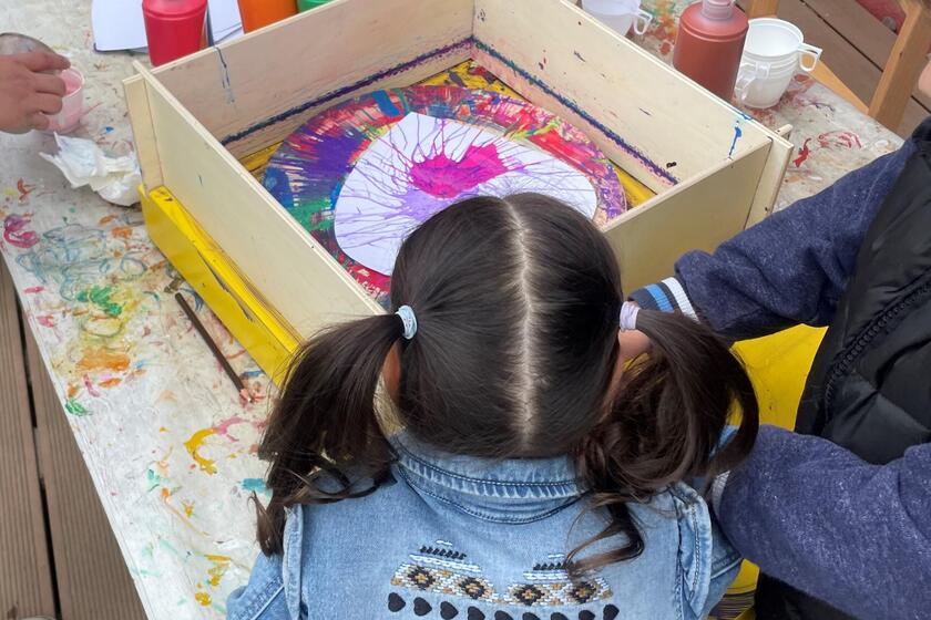 Die Kinder hatten sehr viel Spaß mit den Farben.